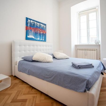 Art & History - New - Modern Classic Apartment Trieste Luaran gambar