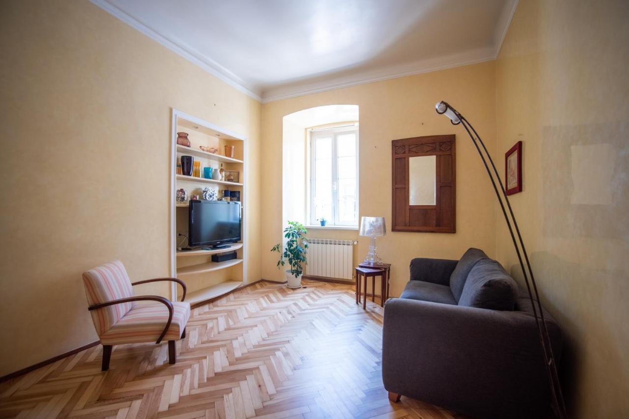 Art & History - New - Modern Classic Apartment Trieste Luaran gambar