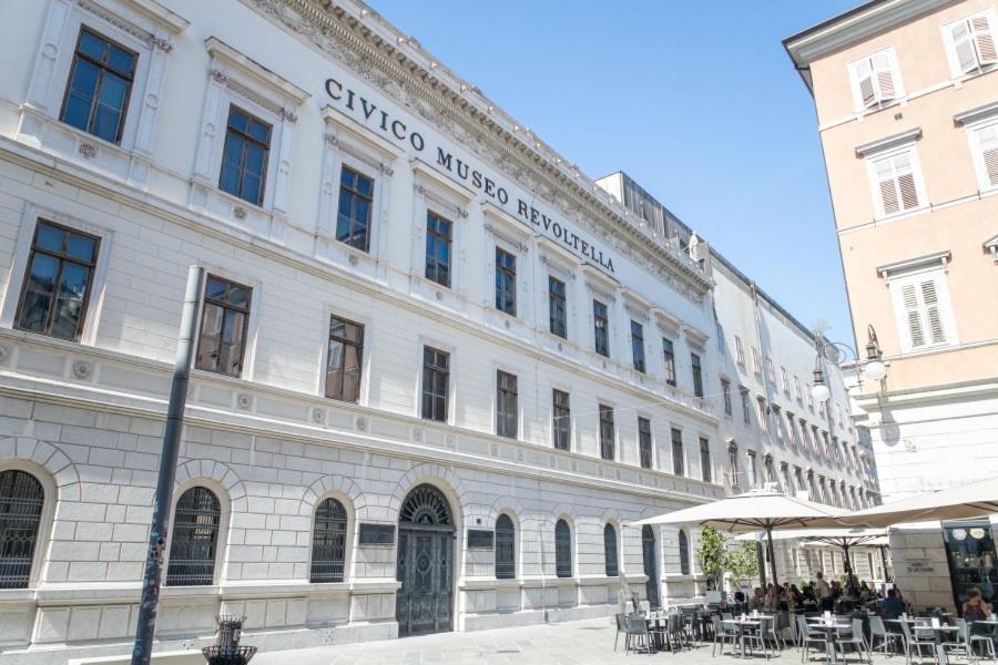 Art & History - New - Modern Classic Apartment Trieste Luaran gambar